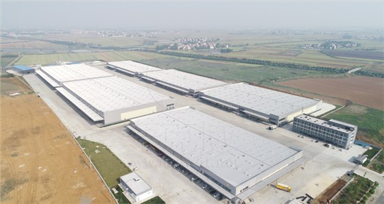 襄陽(yáng)蘇寧云倉(cāng)一字型天窗3 襄陽(yáng)蘇寧云倉(cāng)一字型天窗3